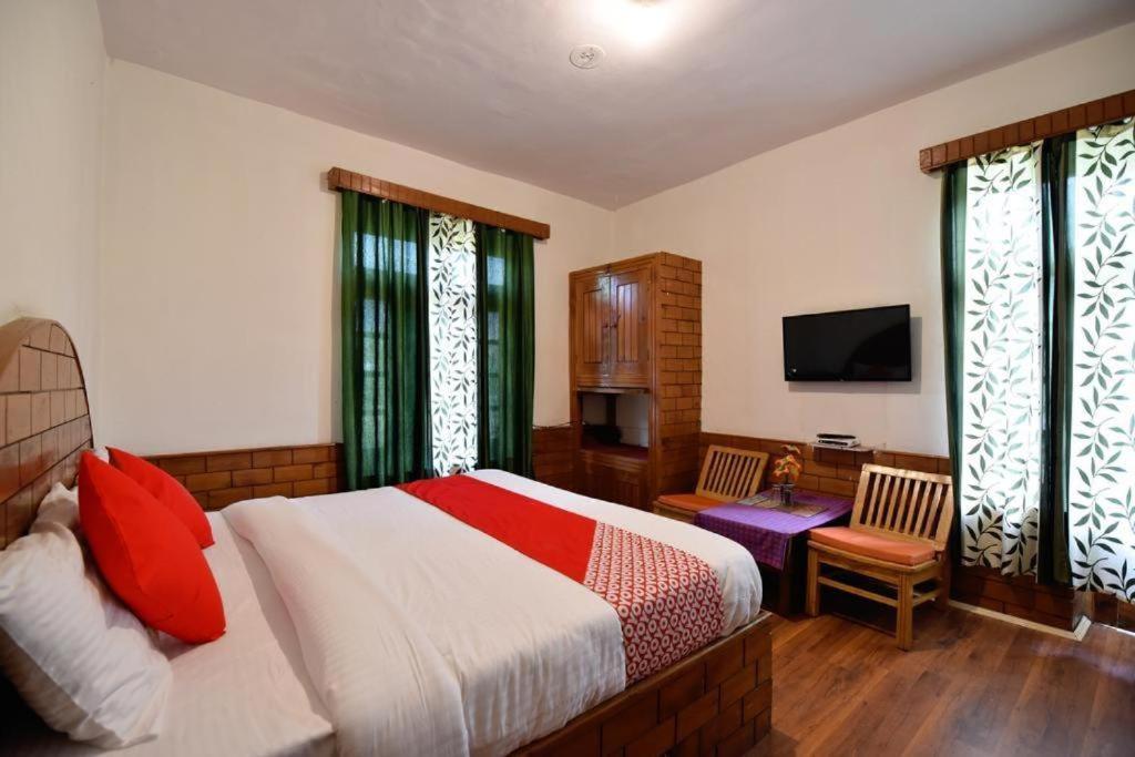 Hotel Red Rose 3*