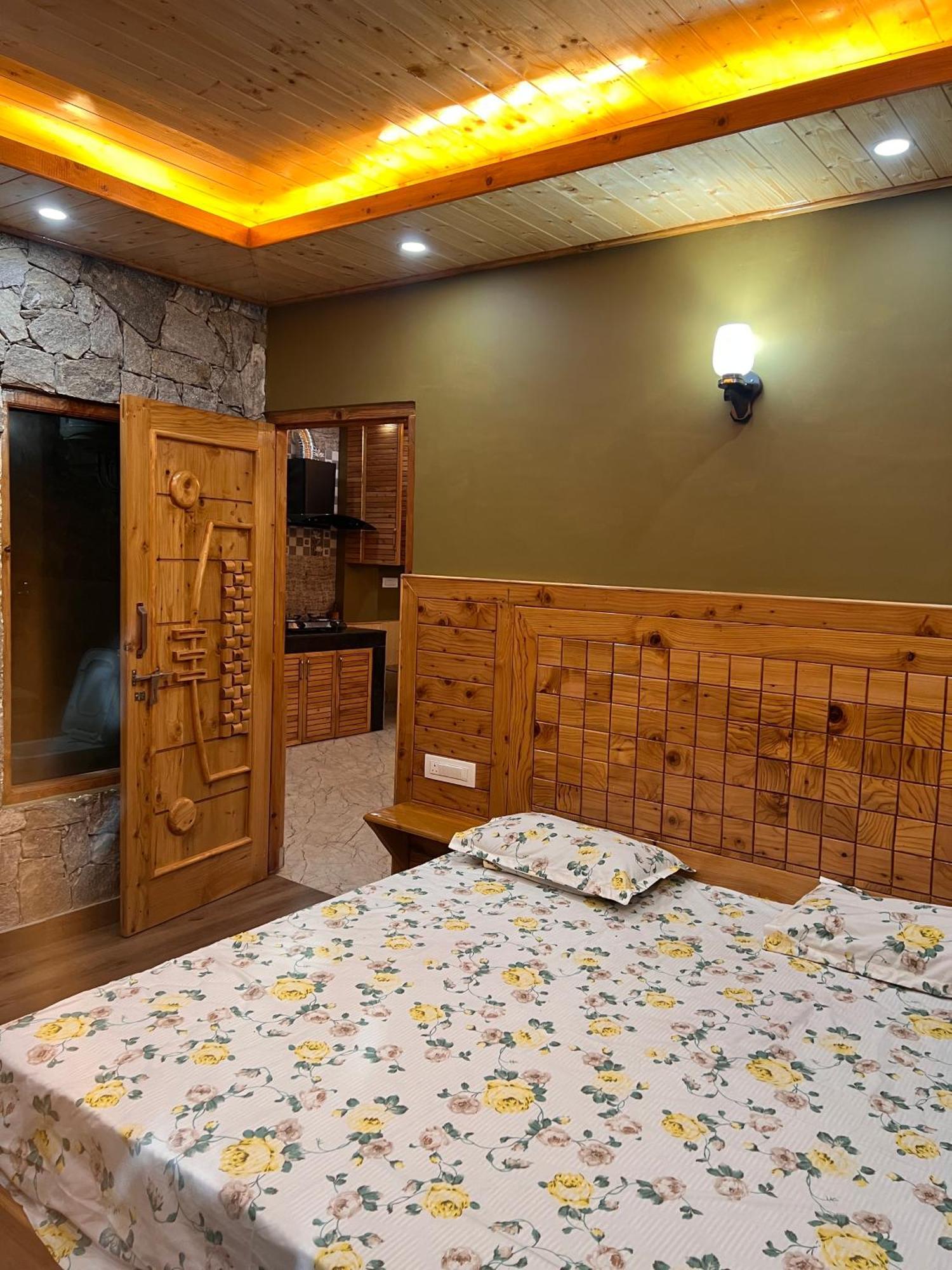 Red Rose Hotel 3*